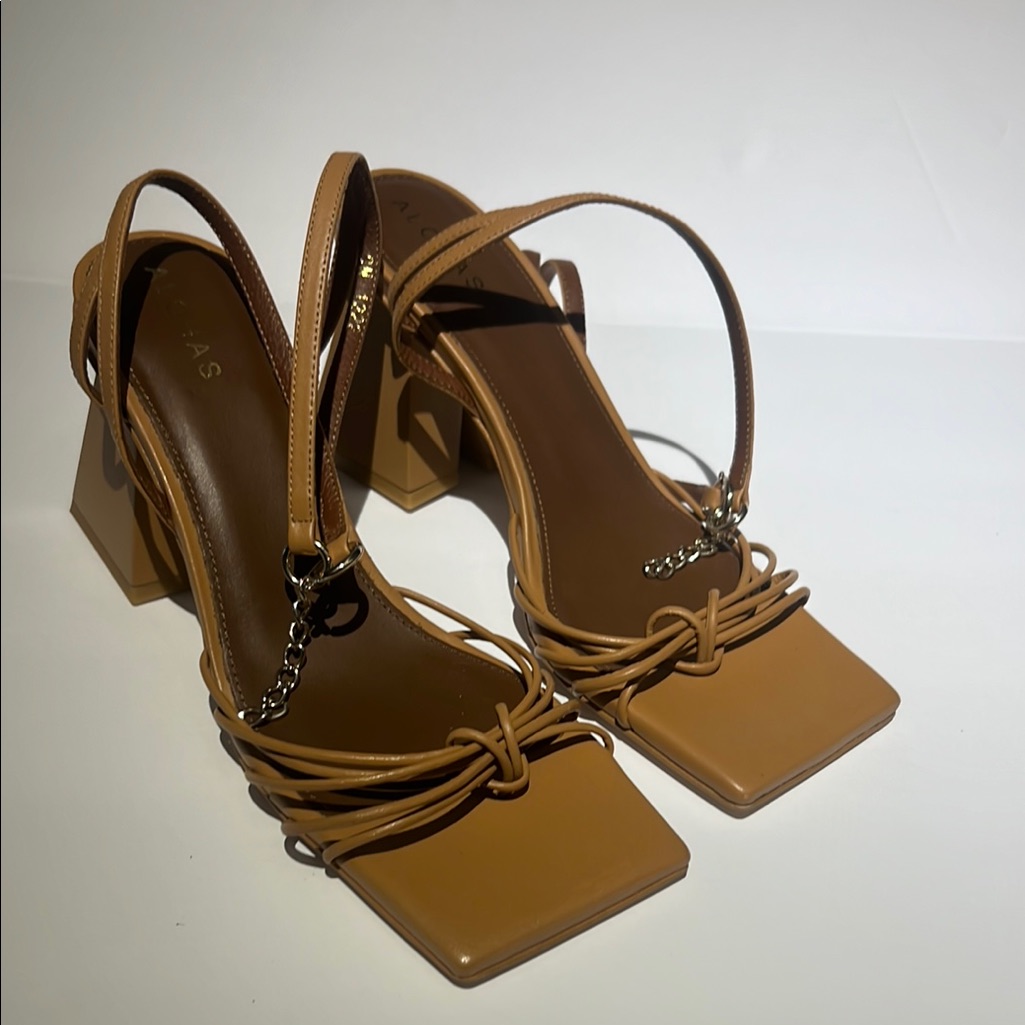 Alohas Women's Cactus Leather Sandals Size 39